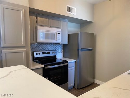 2173-6650 W Warm Springs Rd, Las Vegas, NV, 89118-4602 | Card Image