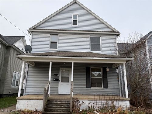 248 7th St Nw, Barberton, OH, 44203-2126 | Card Image
