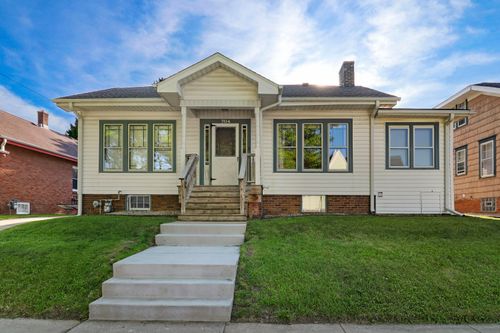 704 Monroe Ave, RACINE, WI, 53405-2346 | Card Image