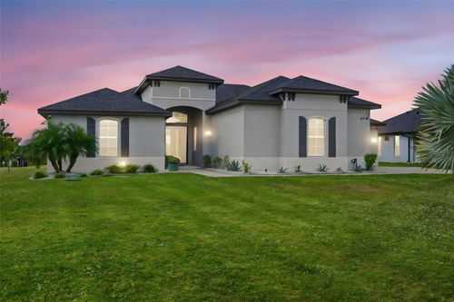 5218 Lake Venice Dr, WIMAUMA, FL, 33598-4408 | Card Image