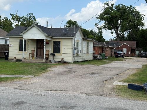 4204 Wipprecht St, Houston, TX, 77026-3950 | Card Image