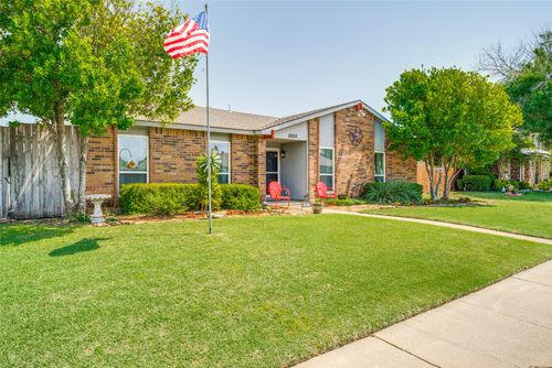 2638 Princewood Dr, Garland, TX, 75040-8704 | Card Image