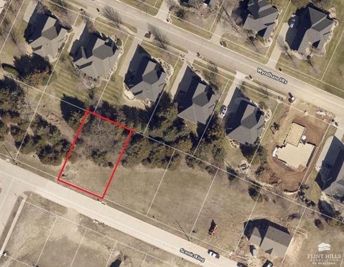 4122 Scenic Xing, Manhattan, KS, 66503-8952 | Card Image