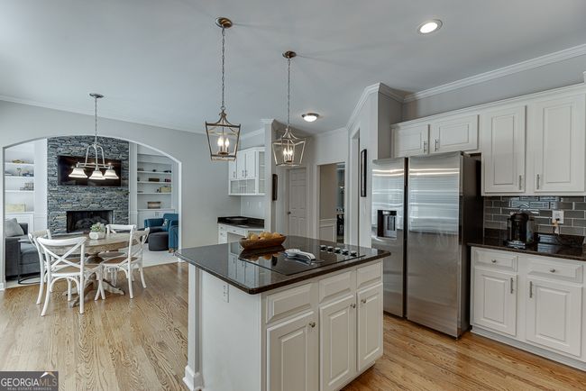 3313 Glen Devon Ln, House other with 5 bedrooms, 4 bathrooms and 2 parking in Berkeley Lake GA | Image 14