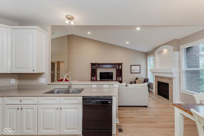 11074 Galley Way, House other with 4 bedrooms, 4 bathrooms and null parking in Fishers IN | Image 5