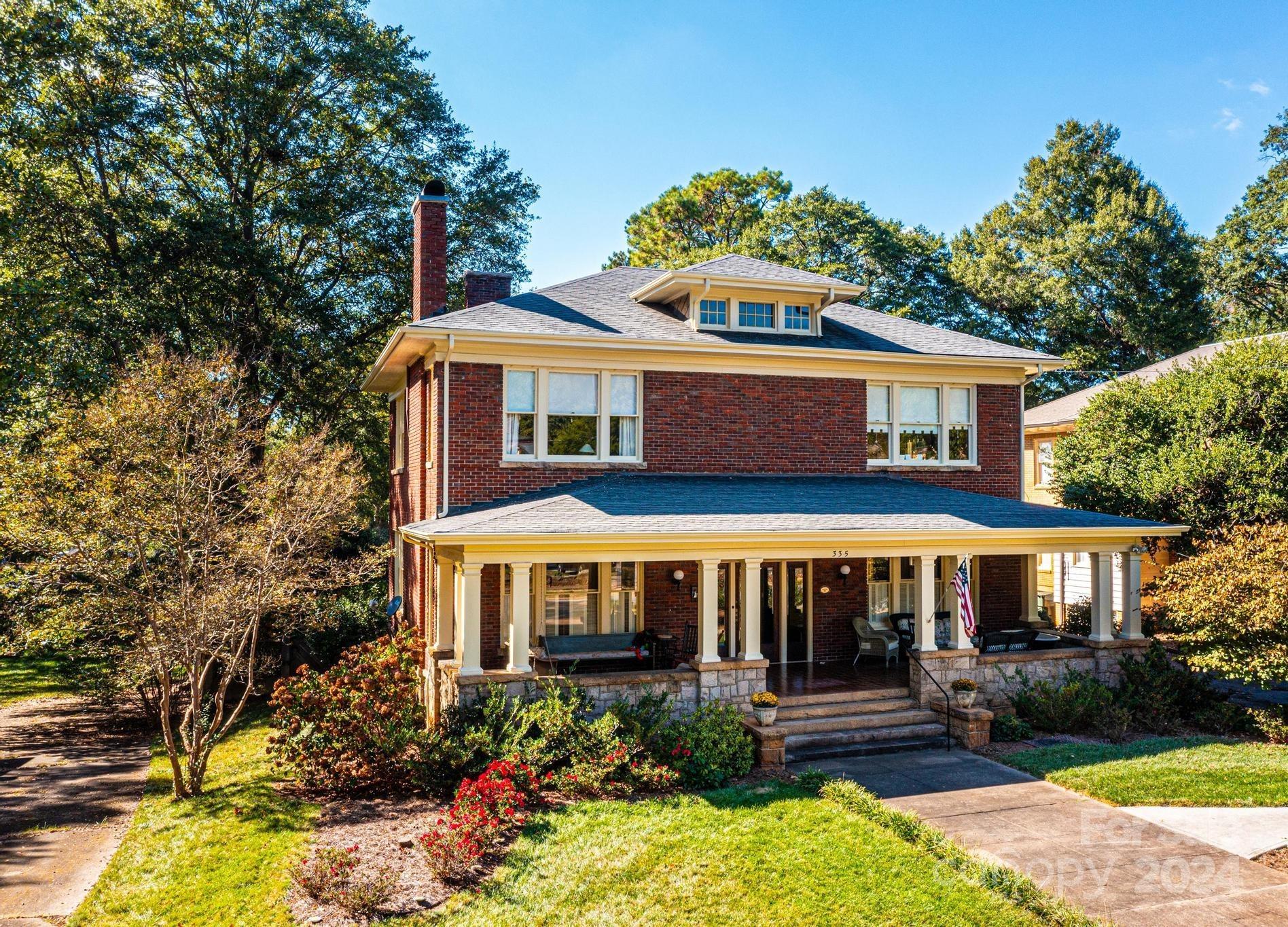 6th St, Hickory, NC 28601
