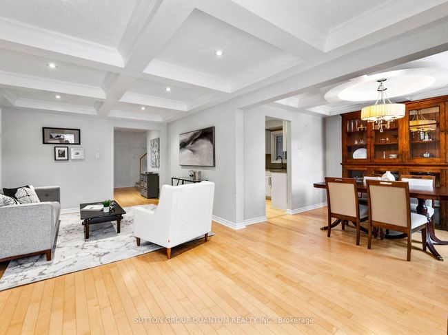 4423 Sawmill Valley Dr, House other with 3 bedrooms, 3 bathrooms and 2 parking in Mississauga ON | Image 9