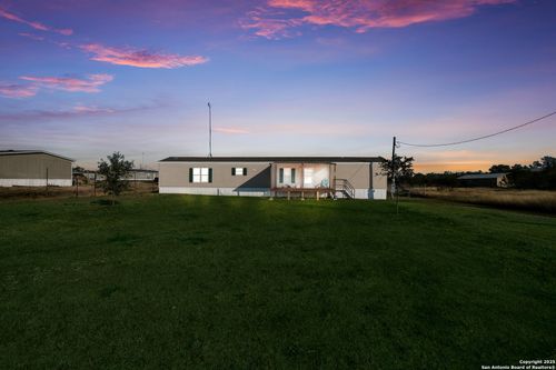 55 Gallinas Creek Rd, Pleasanton, TX, 78064-4561 | Card Image