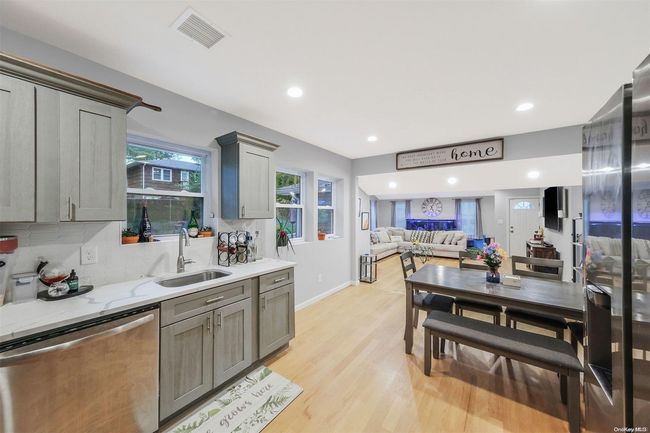 6 Mars Rd, House other with 3 bedrooms, 2 bathrooms and null parking in Rocky Point NY | Image 7