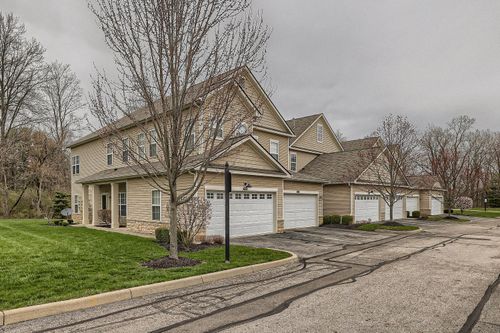 9136 Scenic View Cir, Columbus, OH, 43240-4072 | Card Image