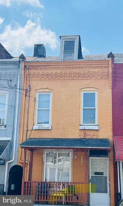 130 W Green St, READING, PA, 19601-2715 | Card Image