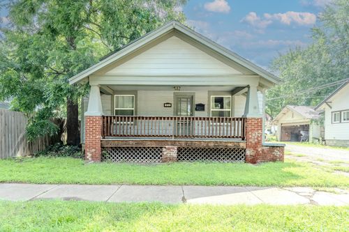 812 Maris St, Winfield, KS, 67156-2944 | Card Image