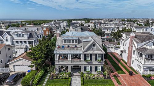 132 38th St, Avalon, NJ, 08202-1637 | Card Image