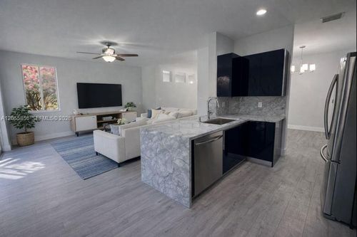 4319 Greenbriar Ln, Weston, FL, 33331-3833 | Card Image