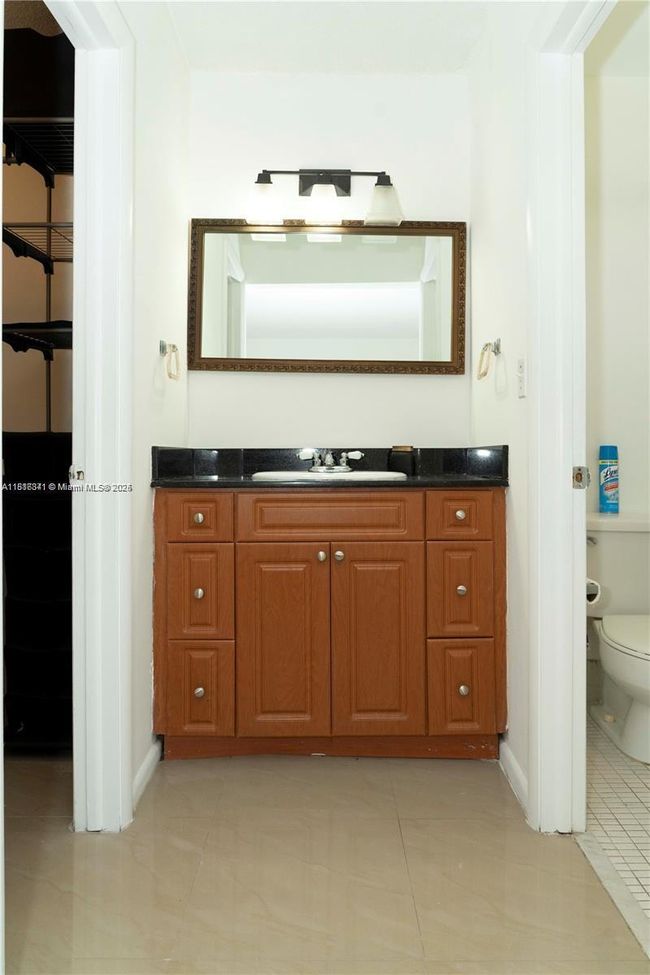 APT-23C - 5140 Sw 40 Th Ave, Condo with 2 bedrooms, 2 bathrooms and null parking in Fort Lauderdale FL | Image 23