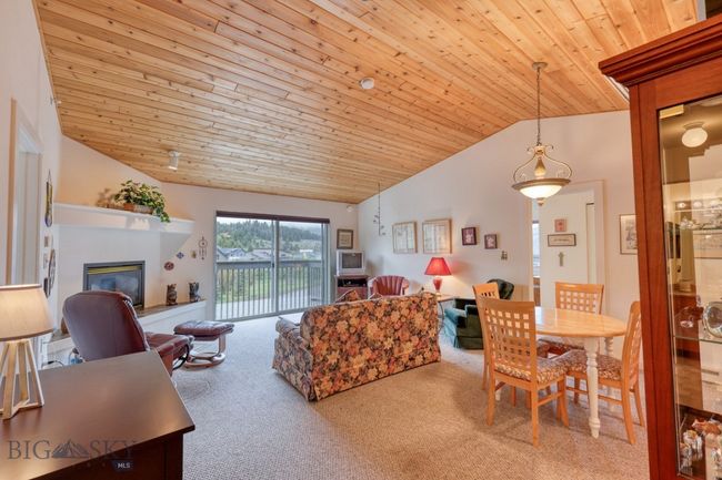 Relax with views of surrounding mountains. | Image 9
