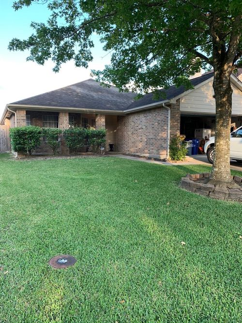205 Mammoth Springs Lane, Dickinson, TX, 77539 | Card Image
