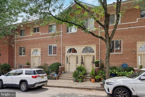 c102-700 N Pennock St, PHILADELPHIA, PA, 19130-1734 | Card Image