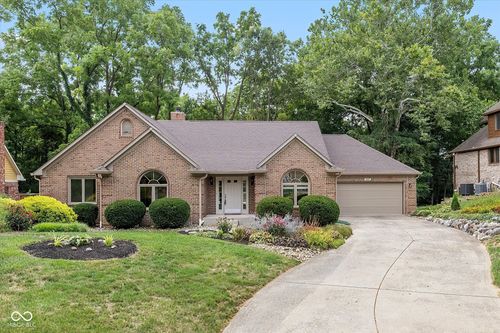 9121 Pinecreek Court, Indianapolis, IN, 46256 | Card Image