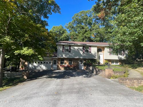 1018 Lasalle Lane, Altoona, PA, 16602 | Card Image