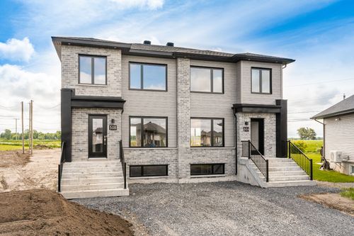 340 Rue Auclair, Marieville, QC, J3M1P2 | Card Image