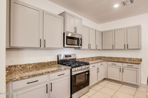 7691 W Tight Line Dr, Tucson, AZ, 85757-1619 | Card Image
