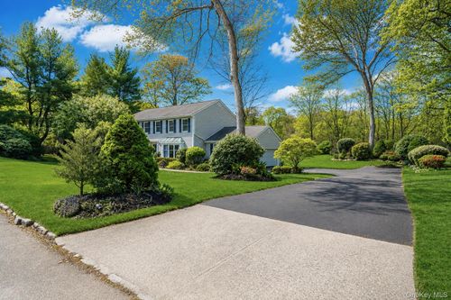 10 Mink Ln, East Setauket, NY, 11733-3508 | Card Image