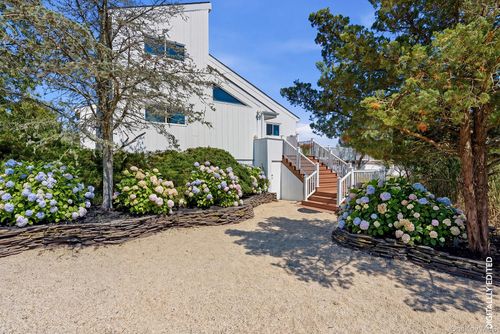 16 Meadow Ln, Westhampton Beach, NY, 11978-2526 | Card Image