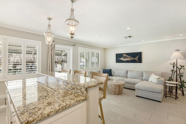 Living Room & Kitchen | Image 11