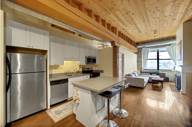 APT-303 - 3201 N Ravenswood Ave, Condo with 2 bedrooms, 2 bathrooms and 1 parking in CHICAGO IL | Image 4