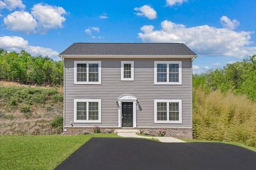 328 Woodside Dr, Salem, VA, 24153-3027 | Card Image