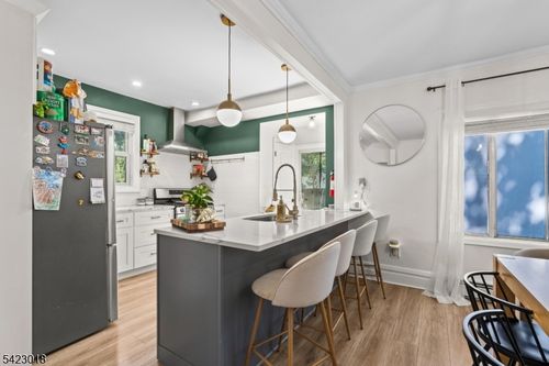 42 Richelieu Pl, Newark, NJ, 07106-2411 | Card Image