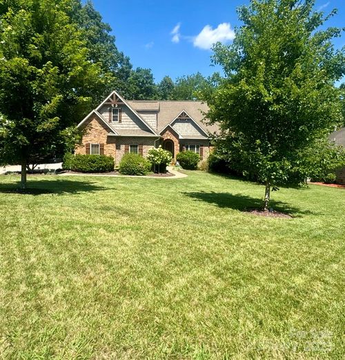 6212 Hayden Dr, Hickory, NC, 28601-7079 | Card Image