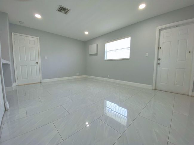 APT-3 - 624 Ne 10 Th Ave, Condo with 1 bedrooms, 1 bathrooms and null parking in Fort Lauderdale FL | Image 13