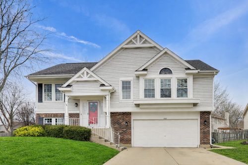 2080 Pennsbury Ln, Hanover Park, IL, 60133-6714 | Card Image