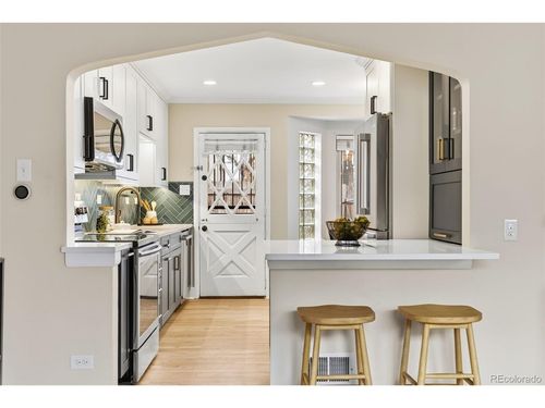 apt-c-33 N Pennsylvania St, Denver, CO, 80203-6114 | Card Image