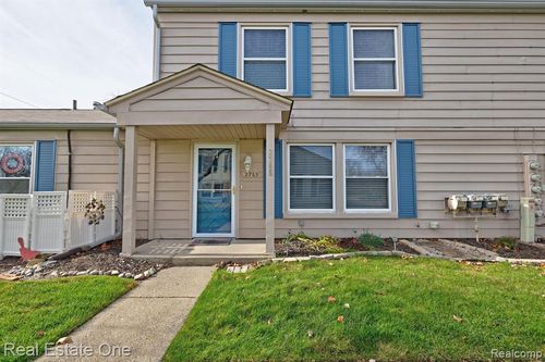 2765 Fox Hollow Court, Orion Twp, MI, 48360 | Card Image