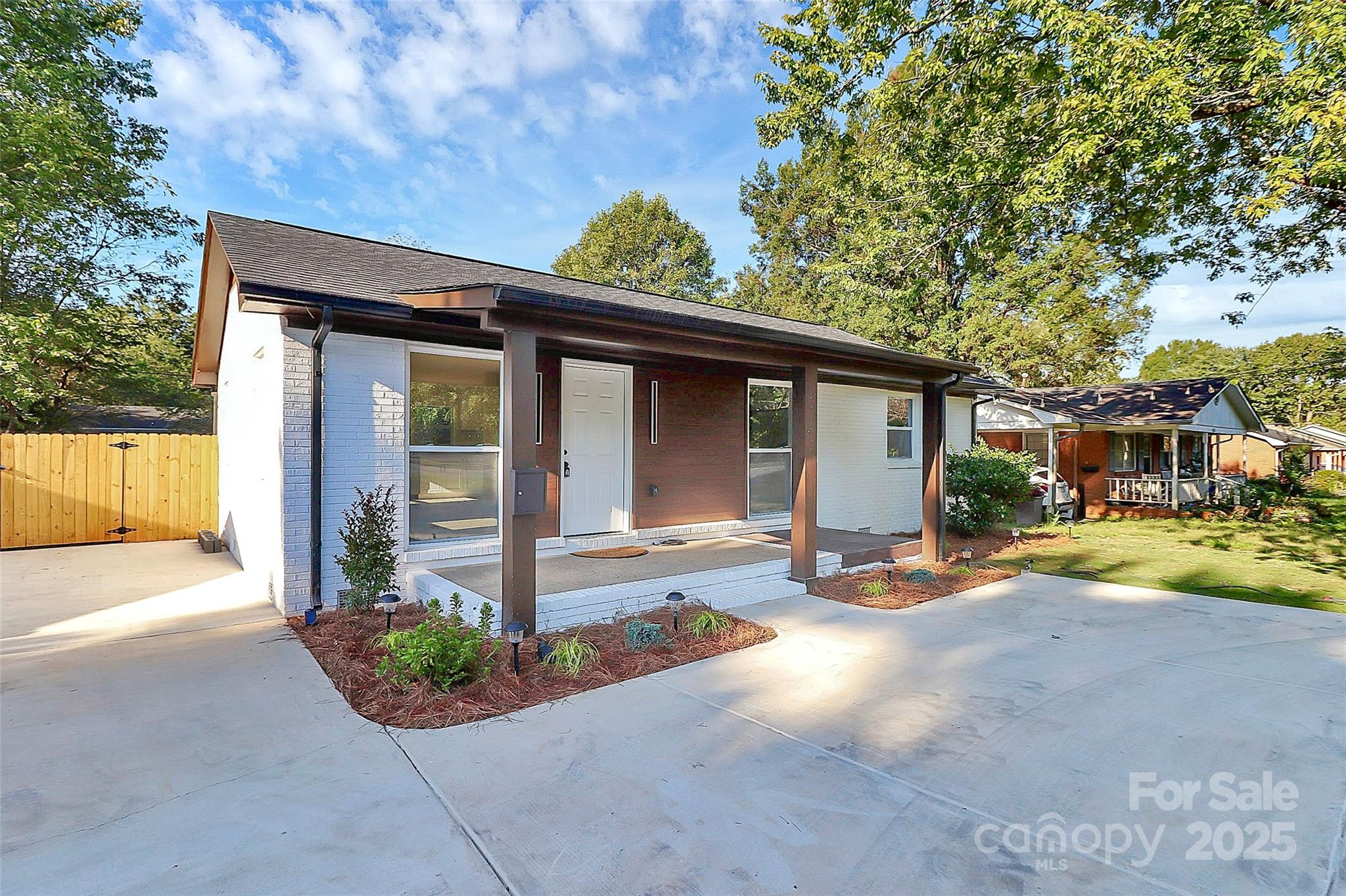 Shamrock Dr, Charlotte, NC 28215