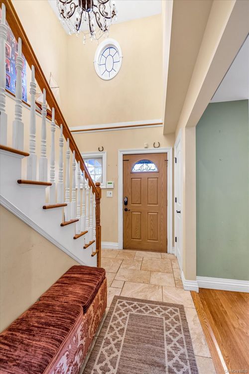 65 Reyam Rd, Lynbrook, NY, 11563-2937 | Card Image