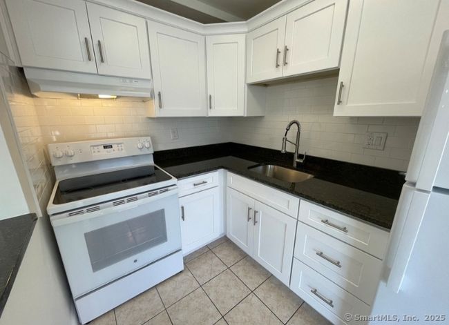 APT-308 - 1310 Berlin Tpke, Condo with 1 bedrooms, 1 bathrooms and 1 parking in Wethersfield CT | Image 5