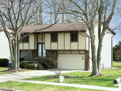 2977 Gale Road, Willoughby, OH, 44094 | Card Image