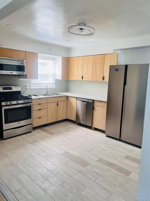 1-2540 Far Rockaway Boulevard, New York, NY, 11691 | Card Image