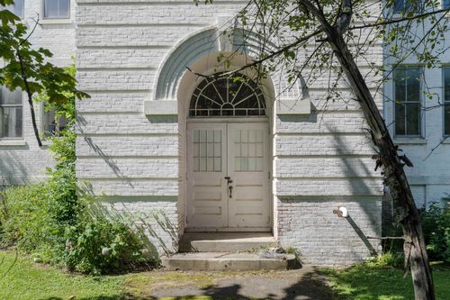 4 Signal Pine Rd, Putney, VT, 05346-8668 | Card Image