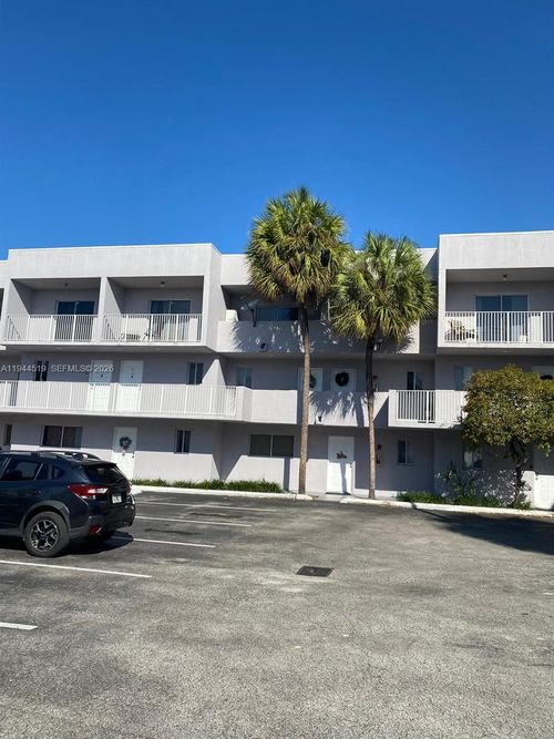 apt-214-2690 W 76th St, Hialeah, FL, 33016-5633 | Card Image