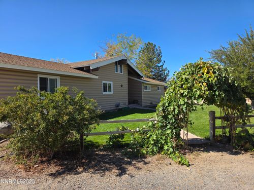 1407 Nord Cir, Gardnerville, NV, 89460-8975 | Card Image