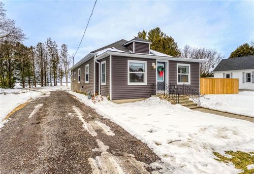 7 Victoria St, Tupperville, ON, N0P2M0 | Card Image