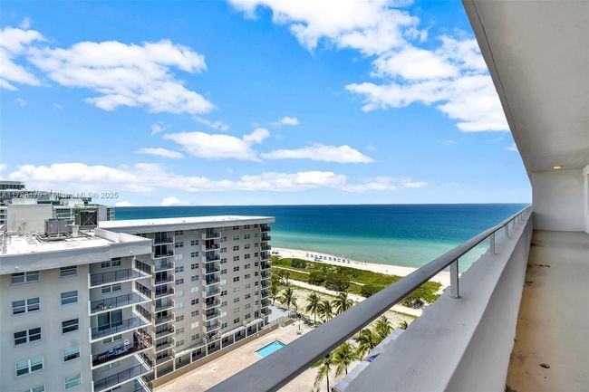 PHH - 9225 Collins Ave, Condo with 3 bedrooms, 3 bathrooms and null parking in Surfside FL | Image 18