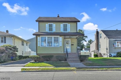 54 Rochelle Pkwy, Saddle Brook, NJ, 07663-4647 | Card Image