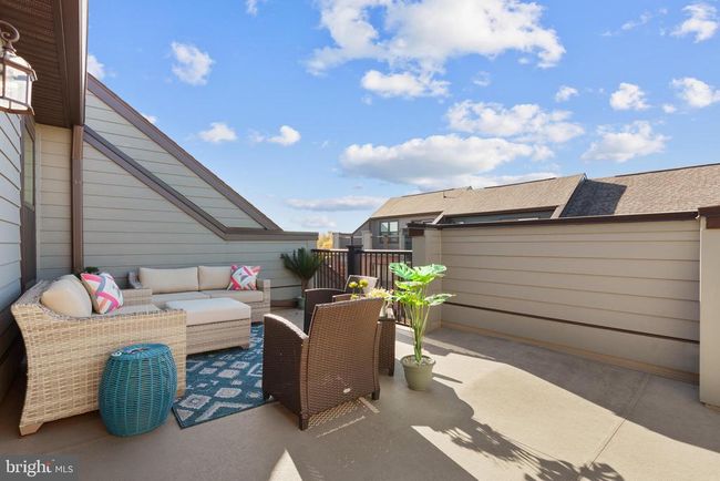 2437 Liberty Loop, Townhouse with 4 bedrooms, 5 bathrooms and null parking in HERNDON VA | Image 23