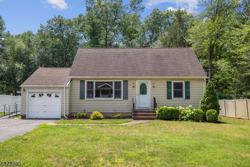 45 Perry St, Whippany, NJ, 07981-1911 | Card Image